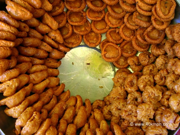 Chandrakala-Gujiya-Balushahi-Traditional-Holi-Sweets